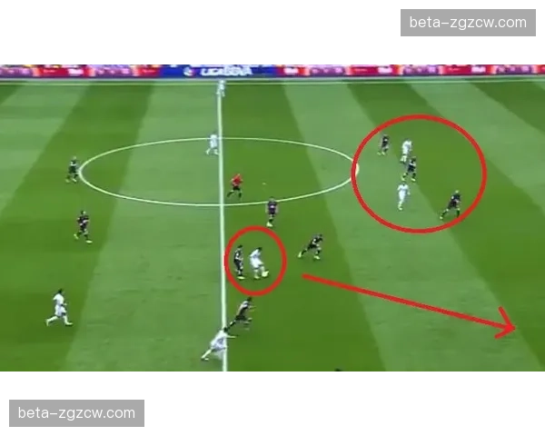 皇马对手采取442平行站位 高位压迫完全隔离中路出球点